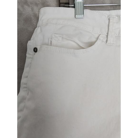 Lee, Womens, Modern Series Curvy Fit, Shorts, Size 16 Medium, White, 5 Pockets - Picture 9 of 13